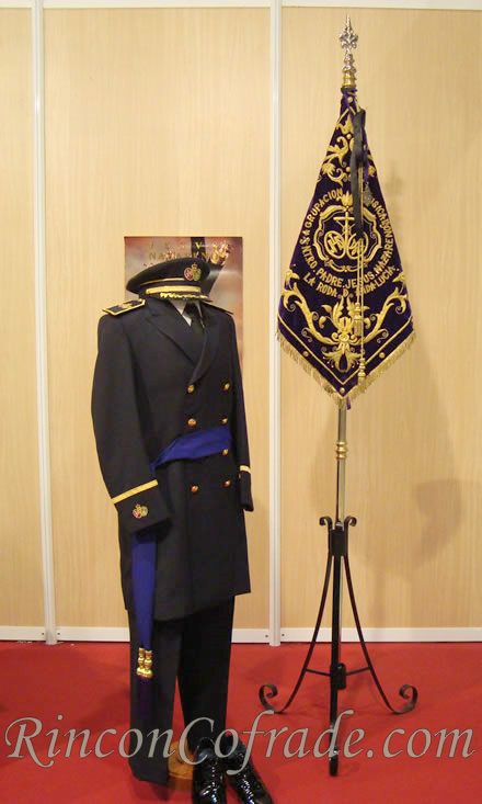 Banderín y uniforme actual de la AM Ntro. Padre Jesús - La Roda de Andalucía