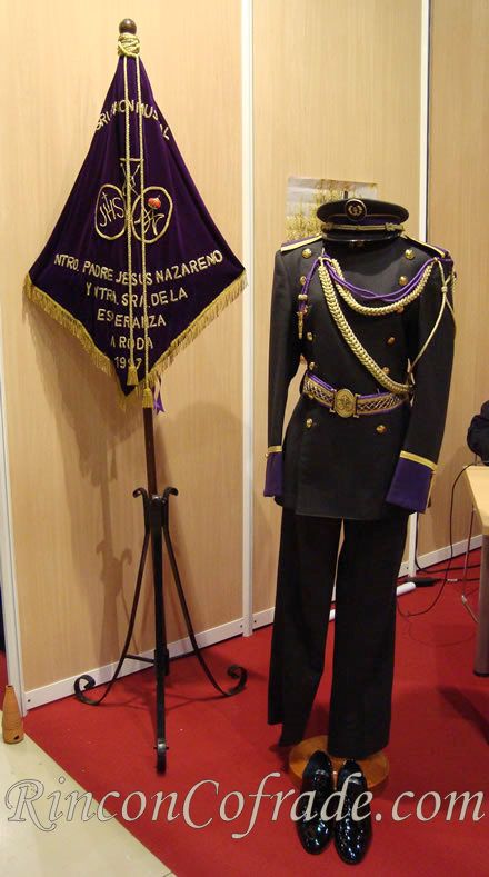Banderín y uniforme antiguo AM Ntro. Padre Jesús Nazareno - La Roda de Andalucía